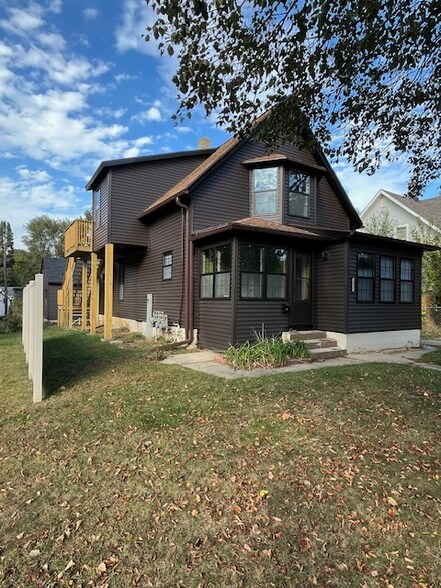 Building Photo - 1411 Portland Ave