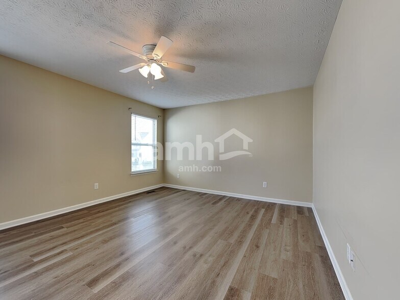 Building Photo - 2106 Prairie Clover Dr