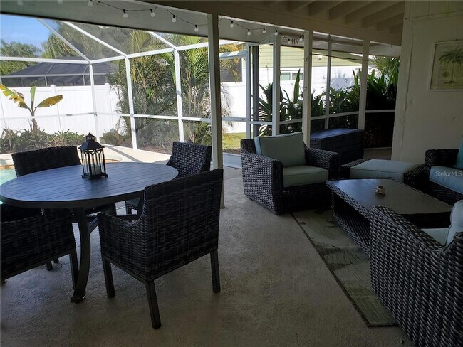 Building Photo - 2745 Cardwell Way