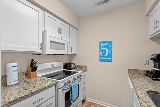 Building Photo - 5000 Windsor Green Way