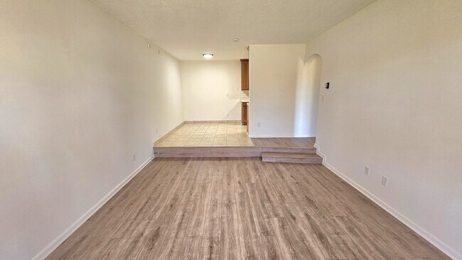 Building Photo - "Chic Urban Living: Cozy 1-Bedroom Condo in Prime Minneapolis Location!"