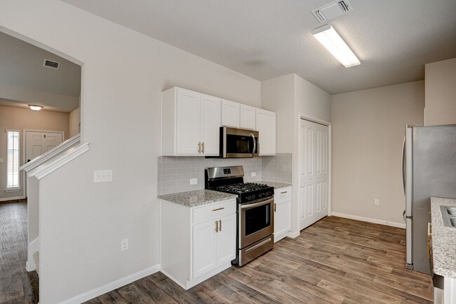 Building Photo - 10602 Tildon Ave