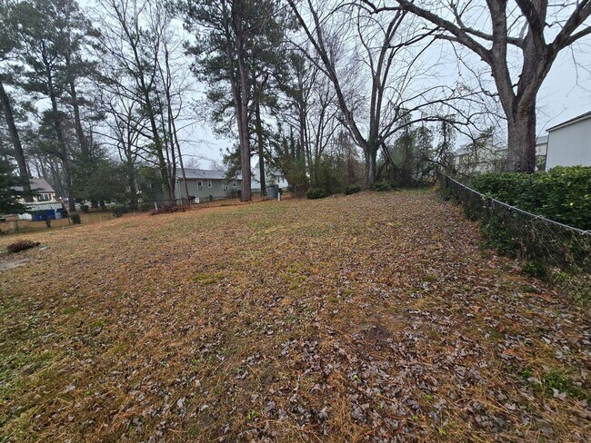 Building Photo - 3 BR House in S. Chesterfield - Available Now!