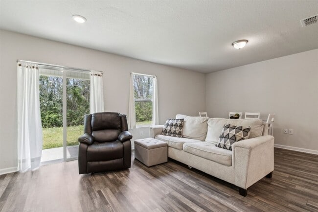 Building Photo - 45356 Red Brick Dr