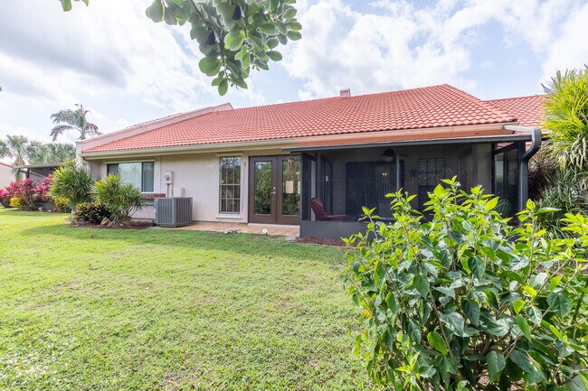 Building Photo - 3303 SE Sandpiper Ct