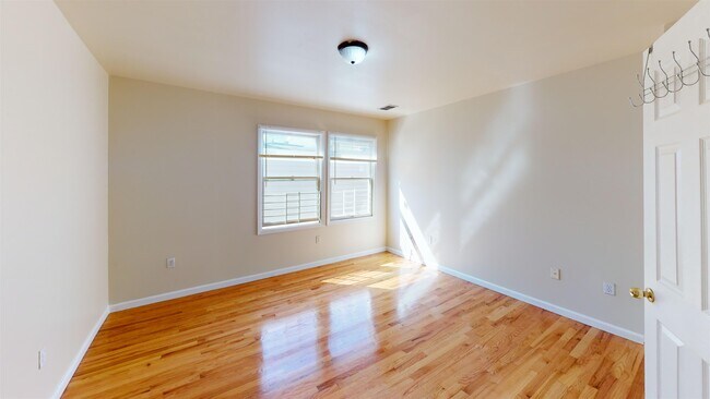 Building Photo - 57 Washburn St