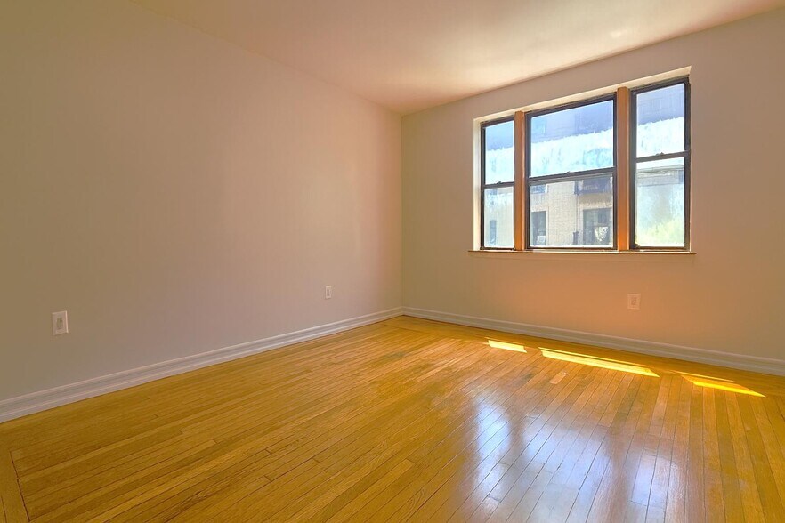 Building Photo - 715 W 172nd St