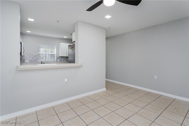 Building Photo - 9080 Gervais Cir