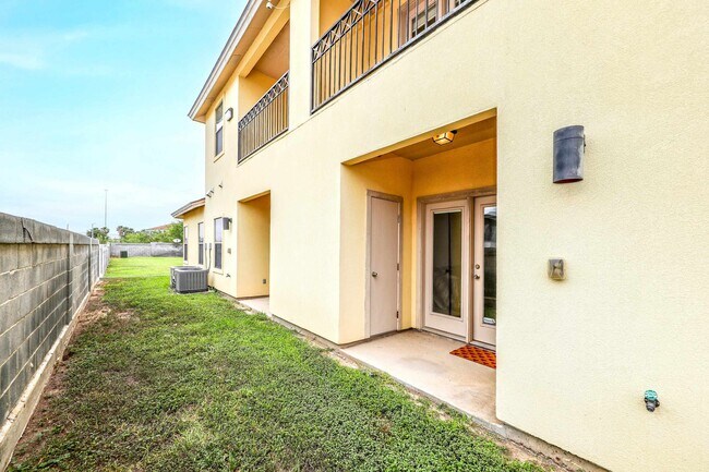 Building Photo - 10510 Sandia Dr