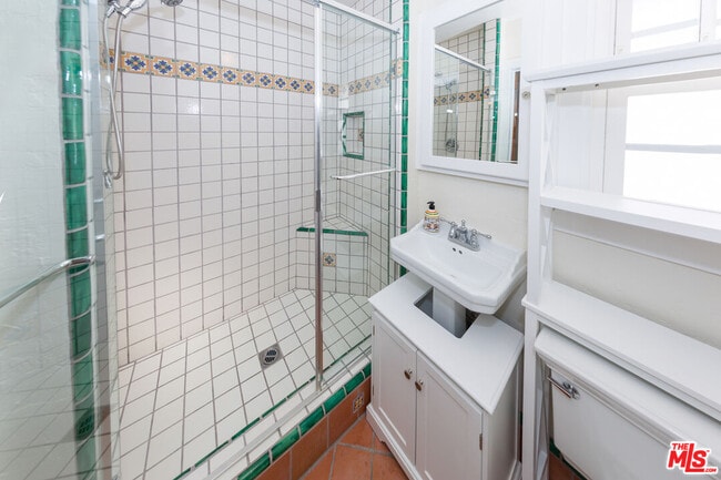 Building Photo - 1335 Moncado Dr