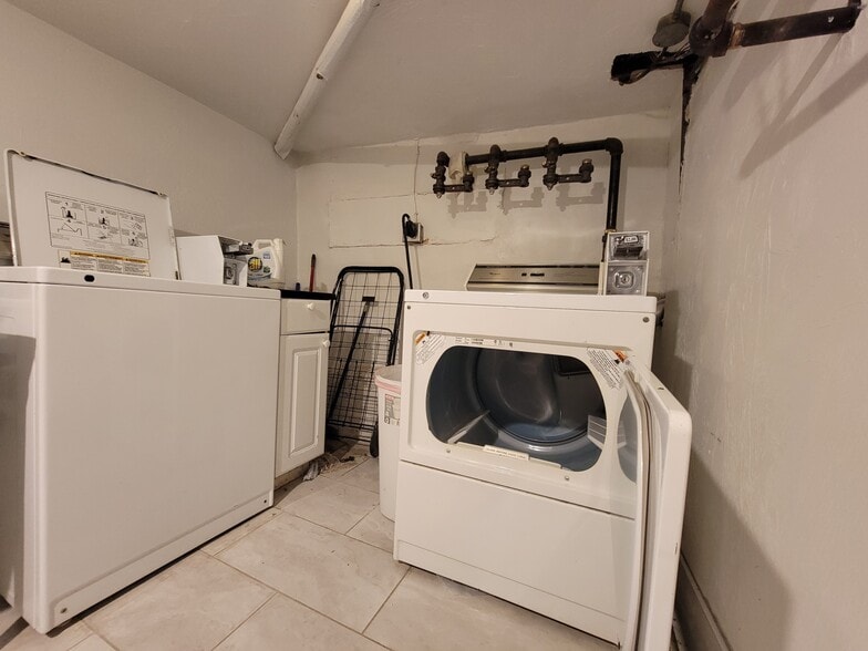 Building Photo - 846 Huntington Ave