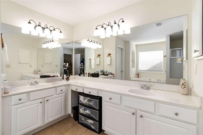 Building Photo - 1670 Cooper Lakes Dr