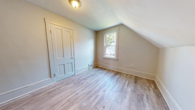 Building Photo - 4217 Hyde Ave