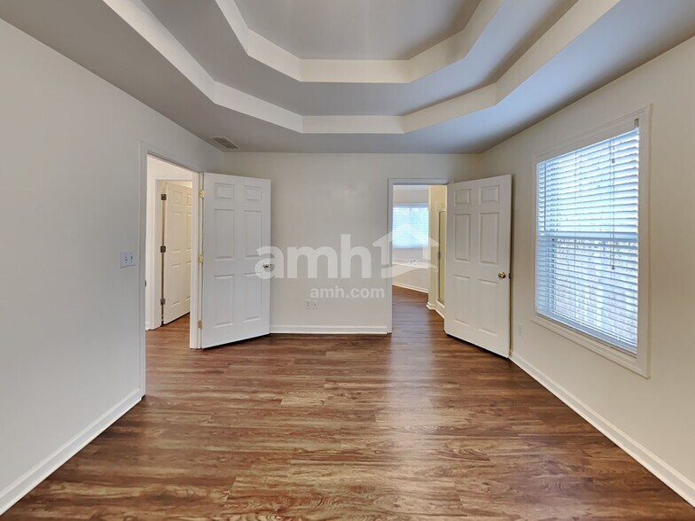 Building Photo - 714 Ridgewood Way