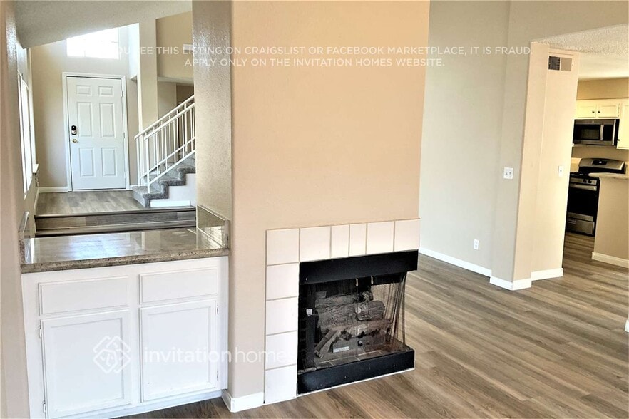 Building Photo - 3301 Hyannis Cir