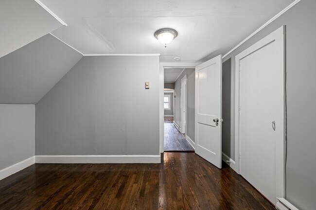 Building Photo - 50 Ruggles St