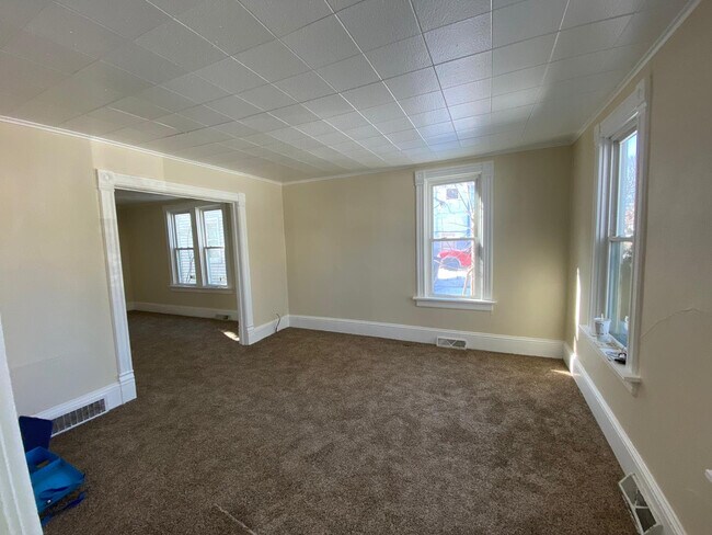 Building Photo - 1425 Huron Ave
