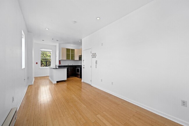 Building Photo - 88 Brunswick St