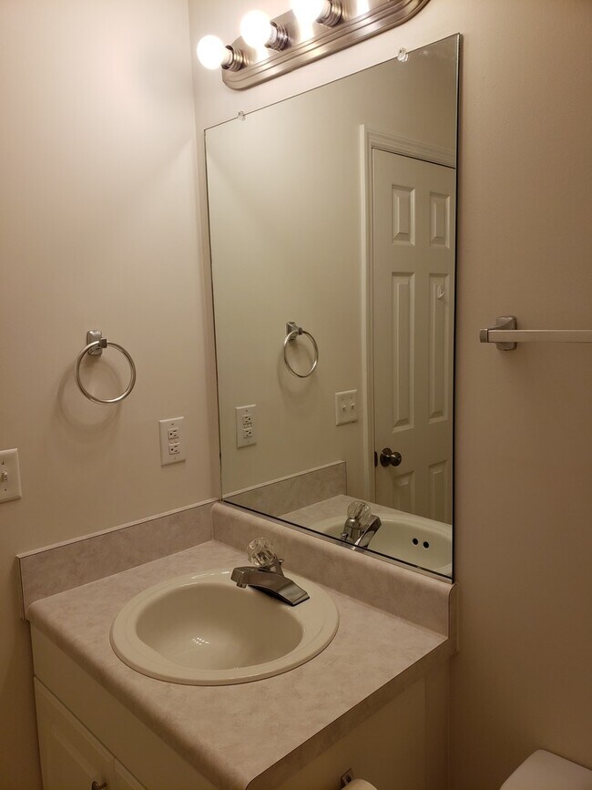 Building Photo - 404 Northrop Pl