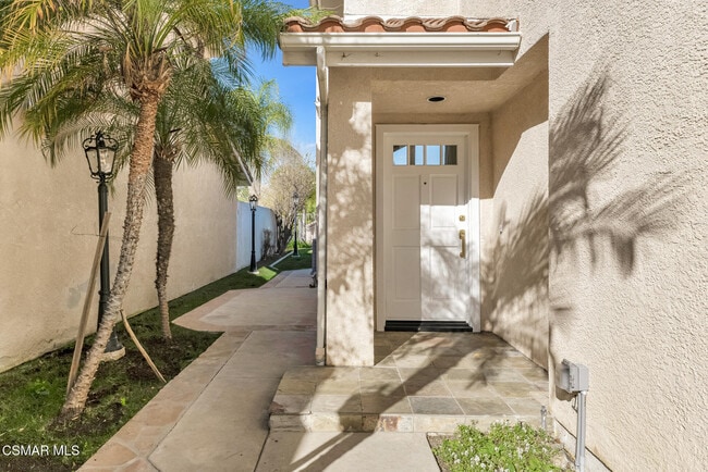 Building Photo - 24739 Vía Madera