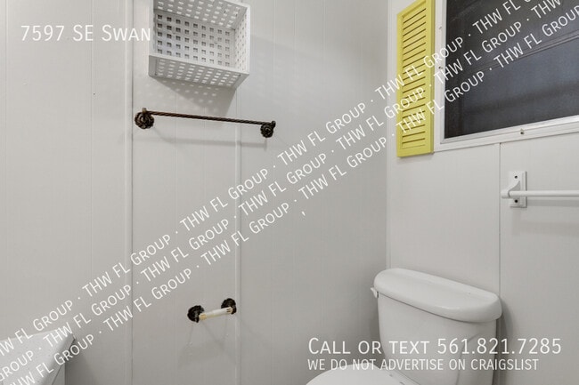 Building Photo - 7597 SE Swan-