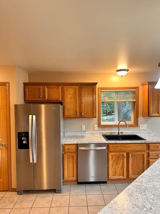 Building Photo - 3566-3572 East Meadows Place