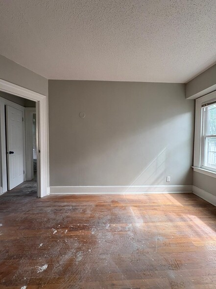 Building Photo - 75 2nd St