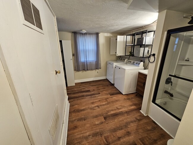 Building Photo - 2481 Professor St