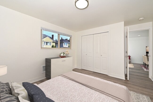 Building Photo - 1Bd / 1Ba near Greenlake and Phinney Ridge...