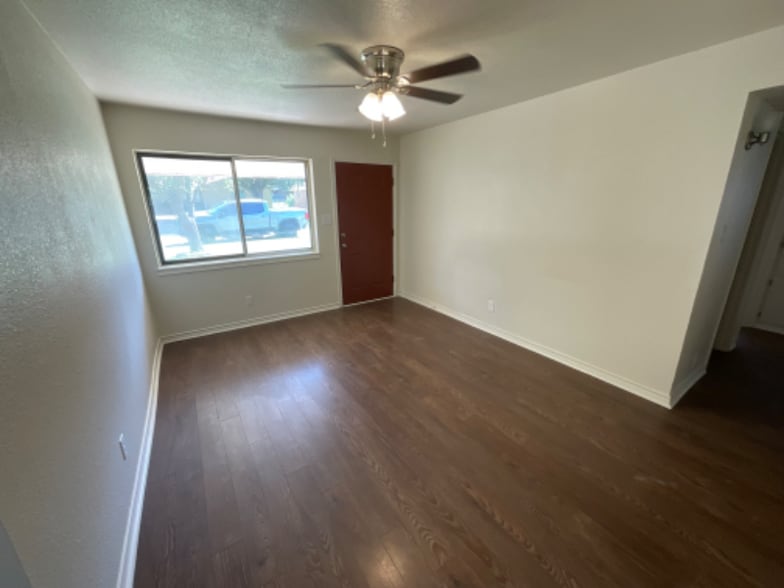 Building Photo - 1007 W Louisa Ave