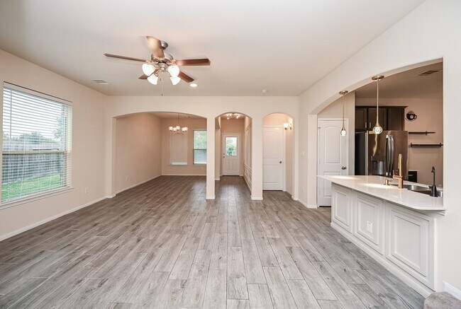 Building Photo - 23919 Villa Lisa Dr