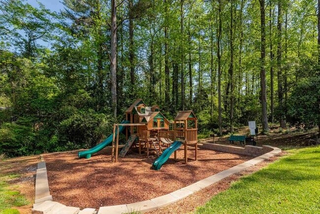 Building Photo - Spacious 1-Bedroom Living Near Emory & Toco Hills | 672 SF