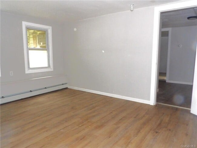 Building Photo - 47 E Main St