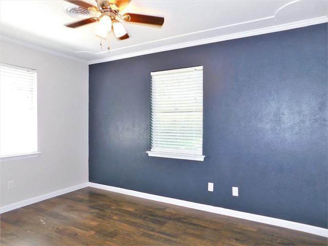 Building Photo - 720 Chisholm Trail