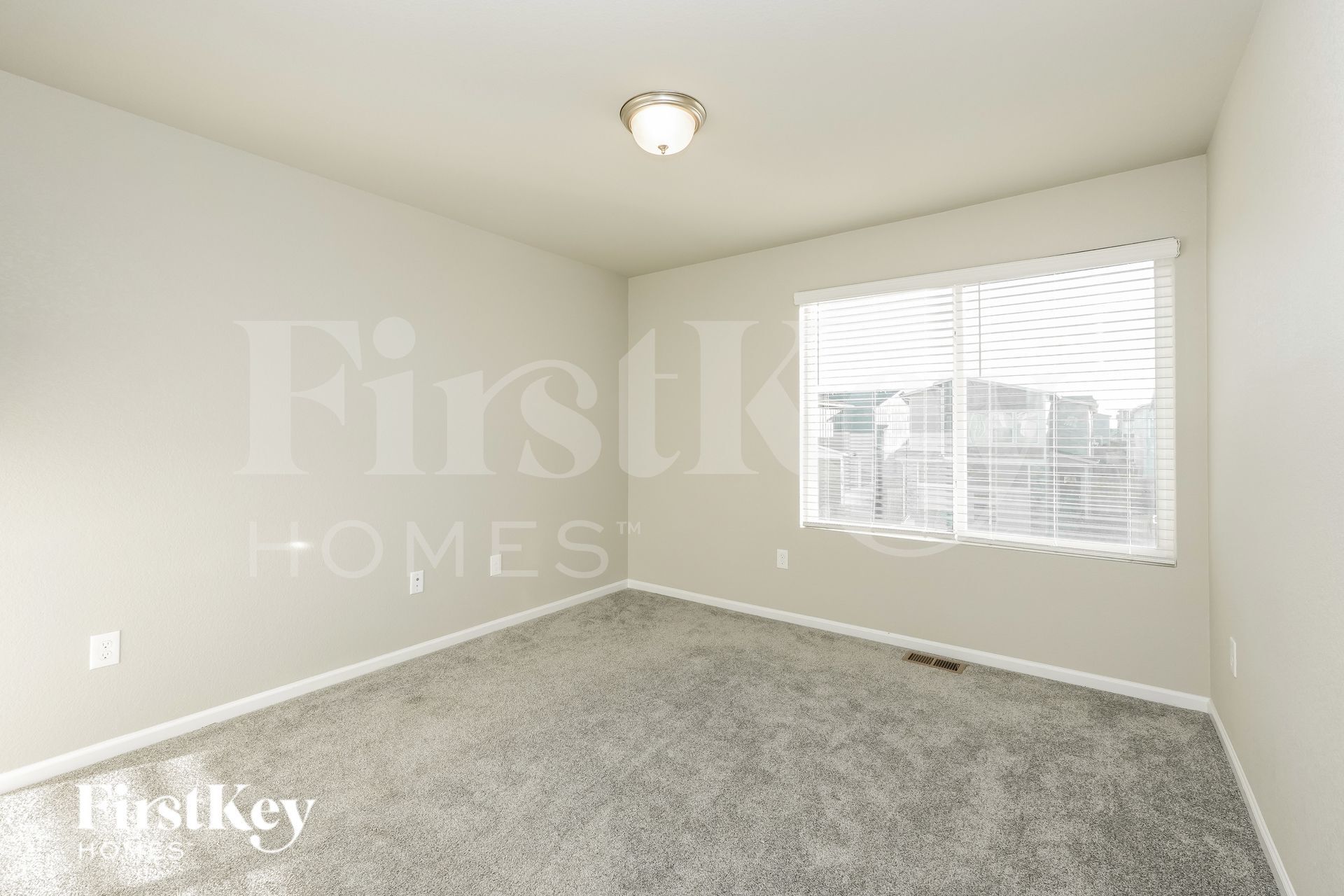 Building Photo - 11156 Murrelet Dr