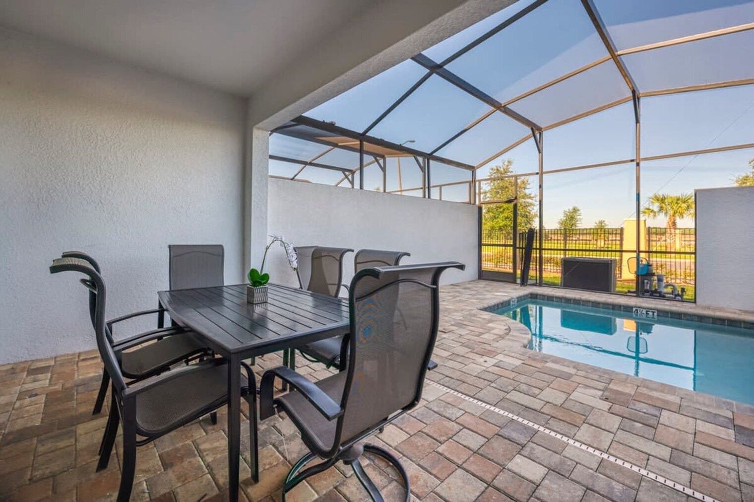 Building Photo - 1533 Carey Palm Cir