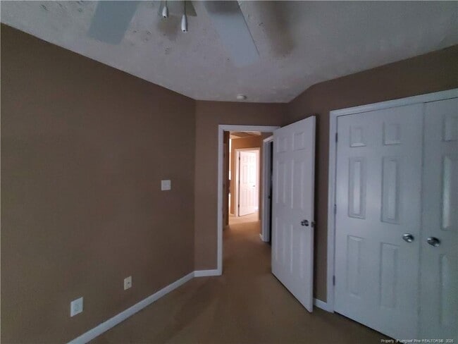 Building Photo - 160 Yellowstone Ct