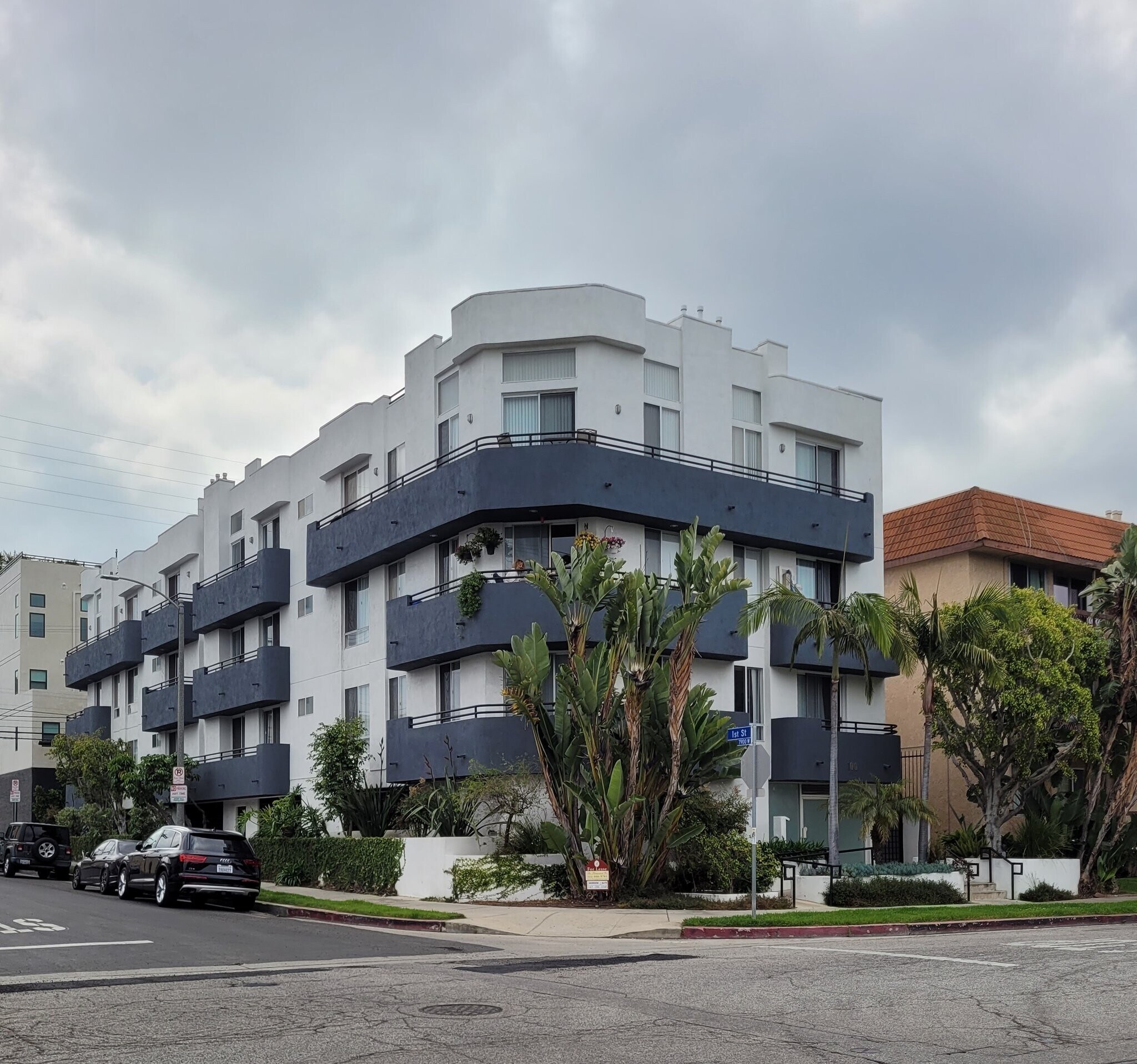 Building Photo - 100 S Hayworth Ave