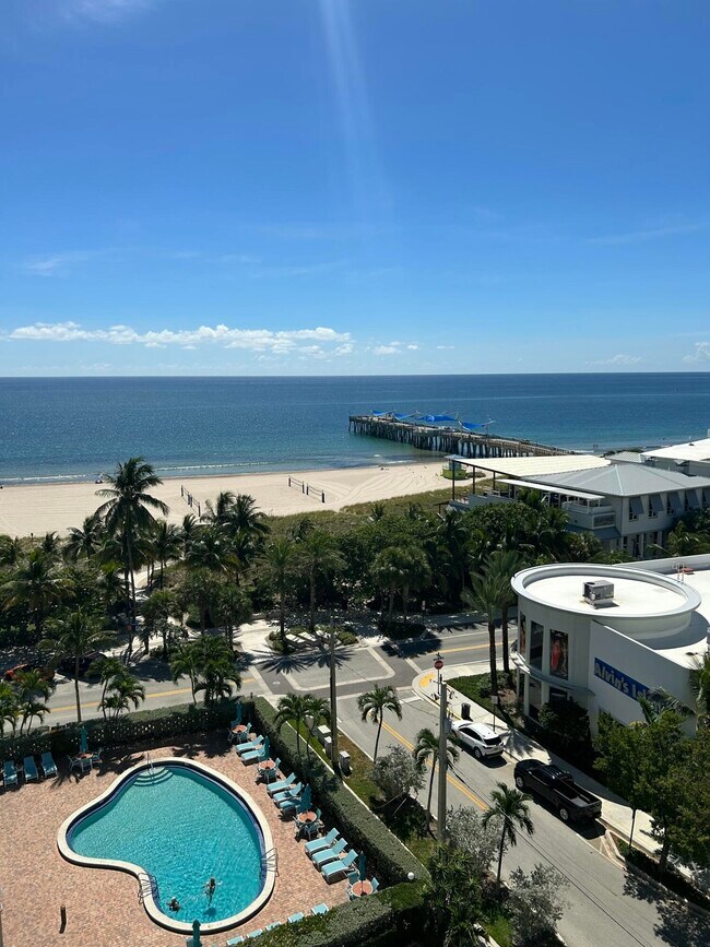 Building Photo - 305 N Pompano Beach Blvd