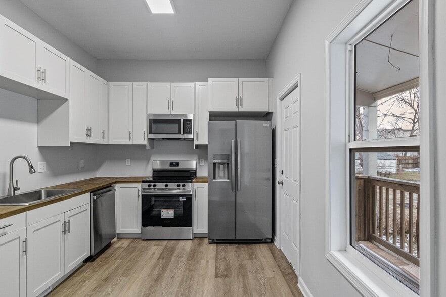 Building Photo - 2321 N 45th St
