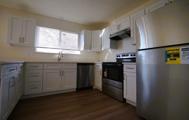 Building Photo - 1225 S Coffman St