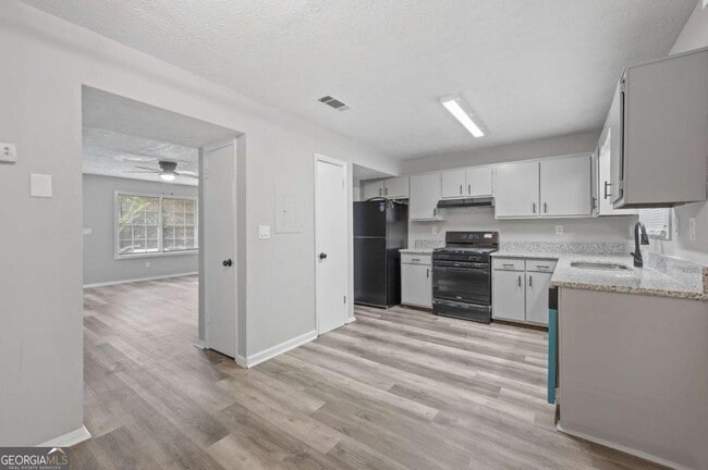 Building Photo - 2897 Spruce Cir