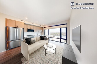 Building Photo - 555 S President St