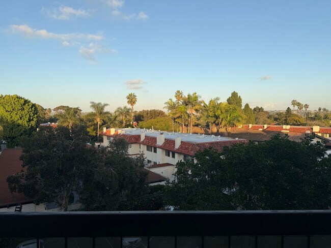 Building Photo - 3050 Rue D’Orleans