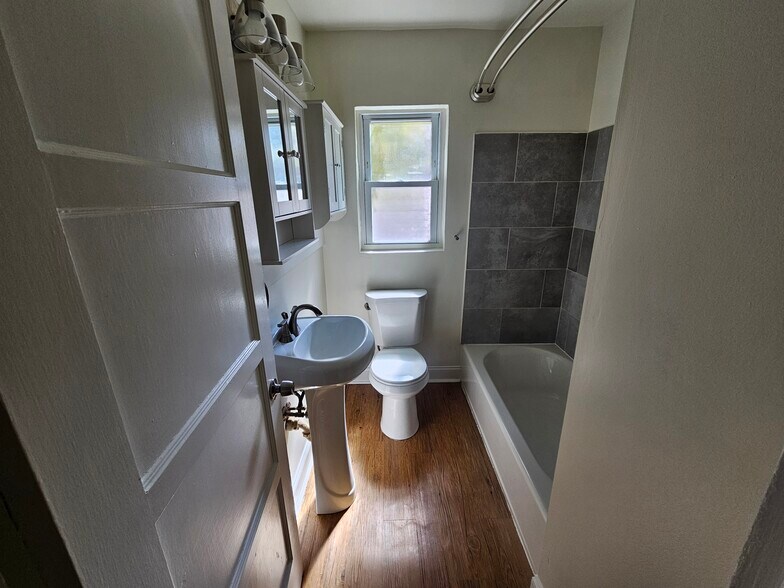 Bathroom - 210 Granby Park