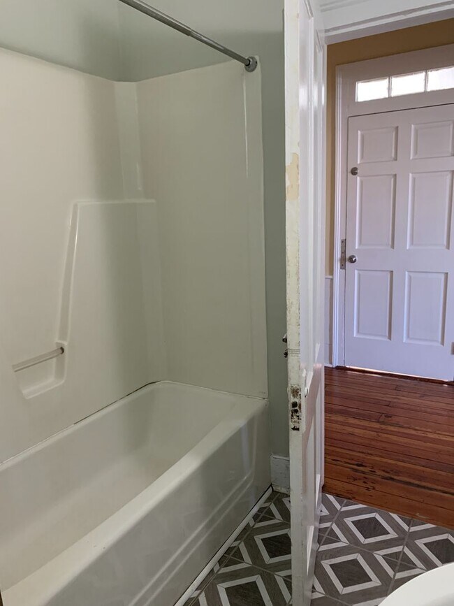 Building Photo - 122 St Philip St