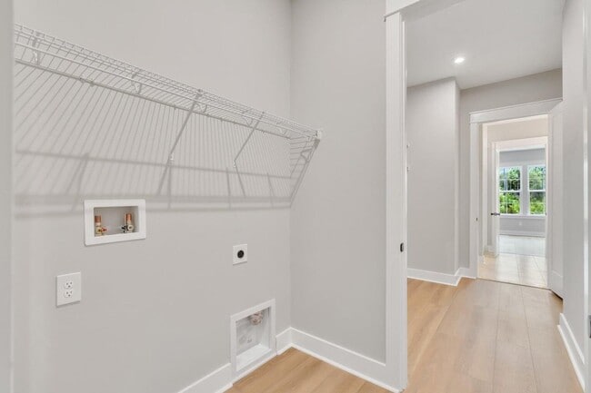 Building Photo - 299 Suwannee Dr