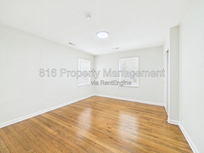 Building Photo - 6420 W 81st Terrace