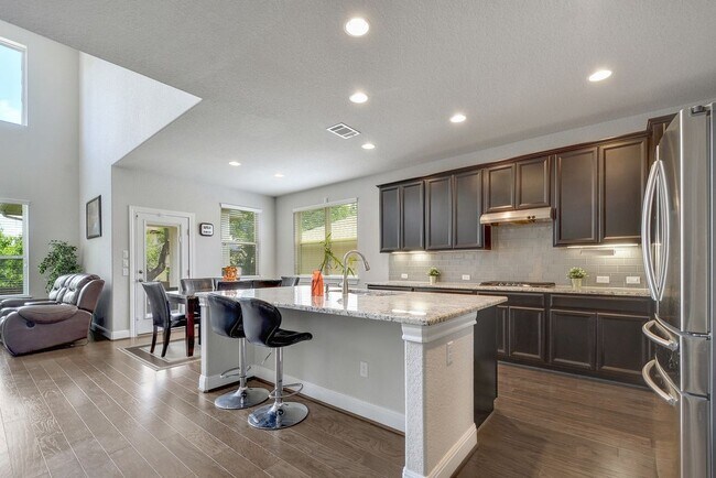 Building Photo - 5813 Viejo Dr
