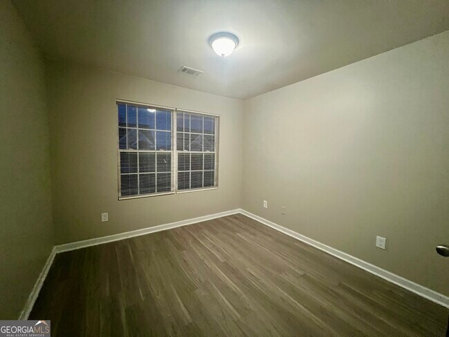 Building Photo - 1005 Mill Creek Way